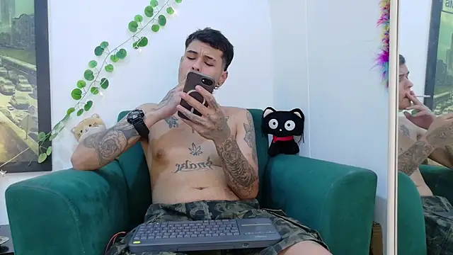 Snapshot of rosse_dredd chatting on 8, 7, 2026 rosse dredd online show from 8, 7, 2026
