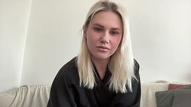 ElaraLuxxxe online show from 17, 9, 2025