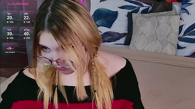 Evie Vall online show from 7, 11, 2025