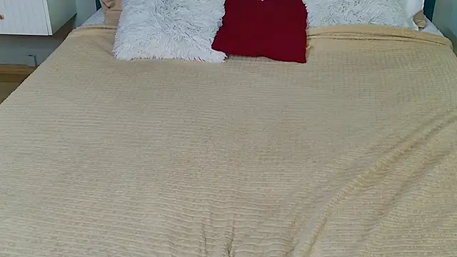 Evie Vall online show from 16, 11, 2025