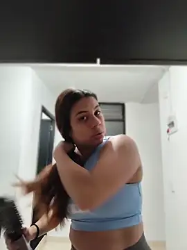 GabyMontenegro online show from 2, 4, 2026