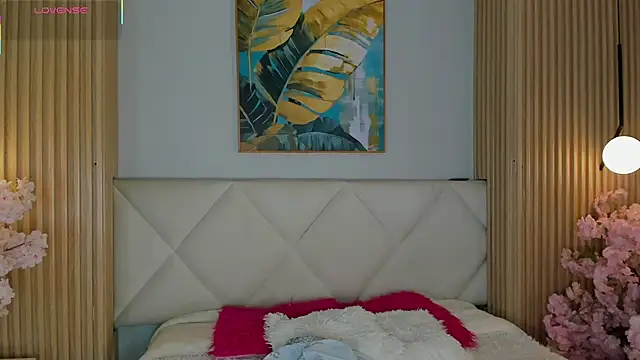 Mila Hank  online show from 11, 5, 2026