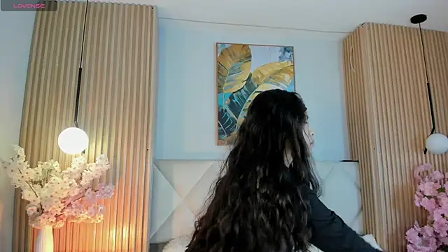 Mila Hank  online show from 3, 5, 2026