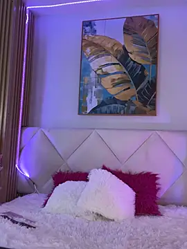 Mila Hank  online show from 8, 2, 2026