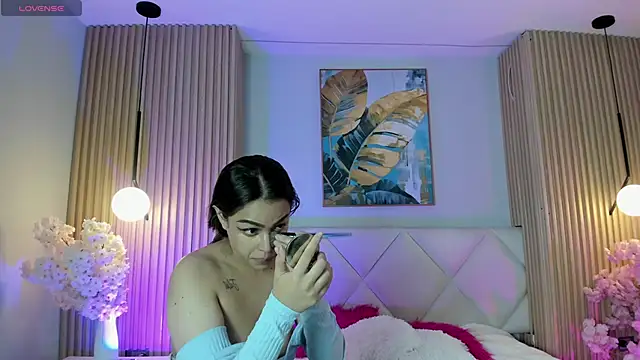 Mila Hank  online show from 7, 4, 2026