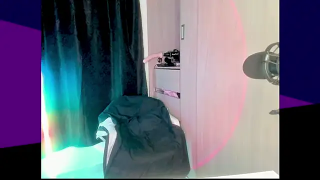 Amberdecolombia online show from 1, 12, 2025