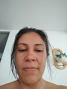 KittyHoleshot87 online show from 15, 4, 2026