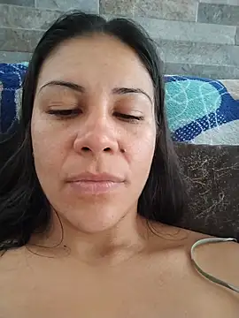 KittyHoleshot87 online show from 11, 3, 2026