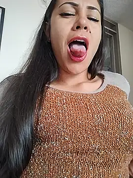 KittyHoleshot87 online show from 10, 9, 2025