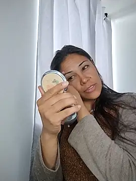 KittyHoleshot87 online show from 15, 1, 2026