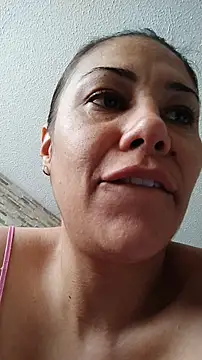 KittyHoleshot87 online show from 28, 10, 2025