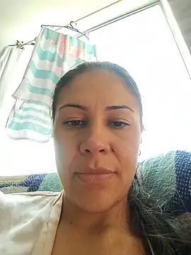 KittyHoleshot87 online show from 25, 2, 2026