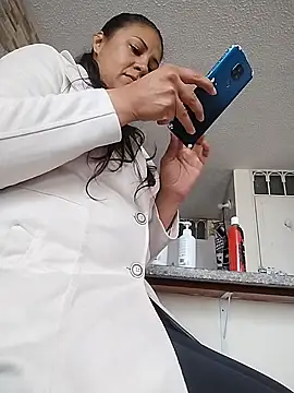 KittyHoleshot87 online show from 12, 9, 2025