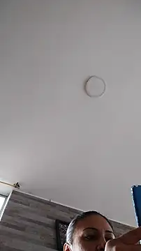 KittyHoleshot87 online show from 11, 11, 2025