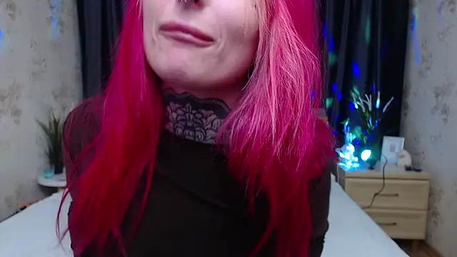 Snapshot of Nina_Blum_ chatting on 6, 11, 2025 Nina Blum online show from 6, 11, 2025