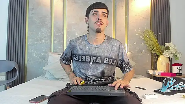 NikoStone  online show from 28, 5, 2026