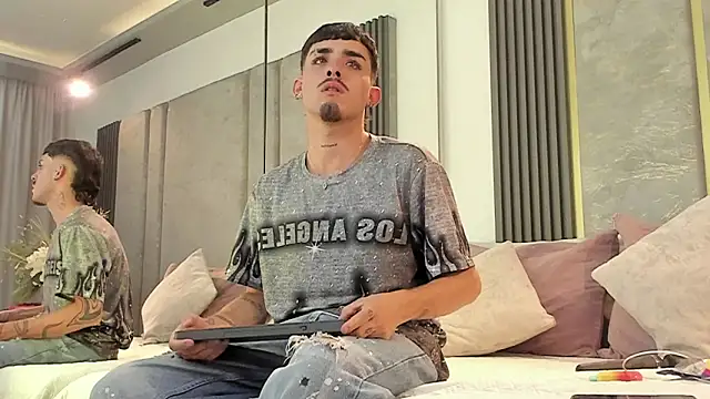 NikoStone  online show from 17, 4, 2026