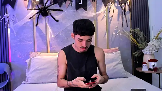 Snapshot of NikoStone_ chatting on 25, 10, 2025 NikoStone online show from 25, 10, 2025