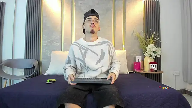 Snapshot of NikoStone_ chatting on 16, 6, 2026 NikoStone online show from 16, 6, 2026