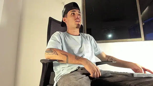 Snapshot of NikoStone_ chatting on 1, 7, 2026 NikoStone online show from 1, 7, 2026