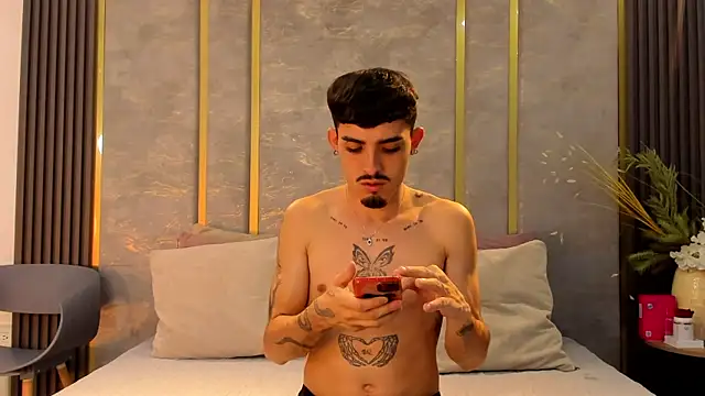 Snapshot of NikoStone_ chatting on 23, 10, 2025 NikoStone online show from 23, 10, 2025