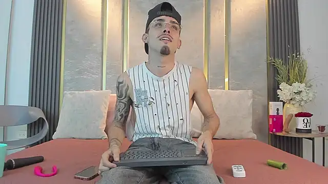 Snapshot of NikoStone_ chatting on 30, 6, 2026 NikoStone online show from 30, 6, 2026
