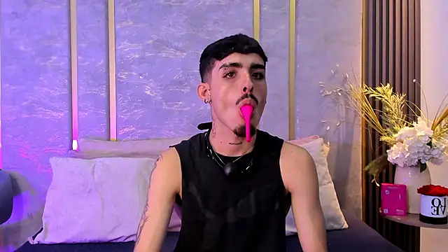 Snapshot of NikoStone_ chatting on 14, 9, 2025 NikoStone online show from 14, 9, 2025