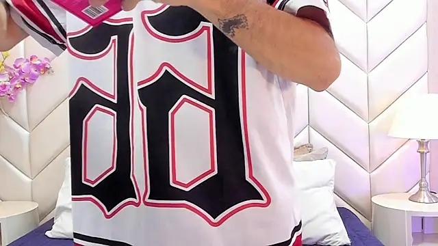 Snapshot of NikoStone_ chatting on 19, 9, 2025 NikoStone online show from 19, 9, 2025