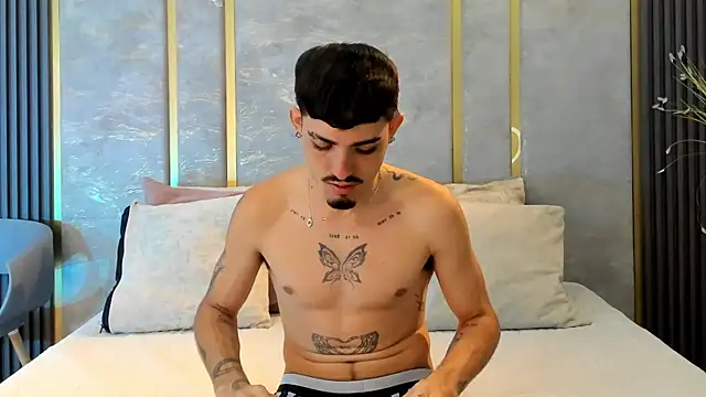 Snapshot of NikoStone_ chatting on 5, 11, 2025 NikoStone online show from 5, 11, 2025