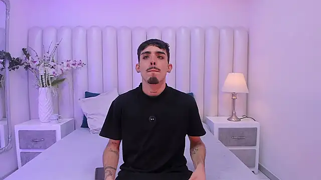 Snapshot of NikoStone_ chatting on 28, 9, 2025 NikoStone online show from 28, 9, 2025