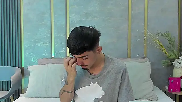 Snapshot of NikoStone_ chatting on 18, 10, 2025 NikoStone online show from 18, 10, 2025