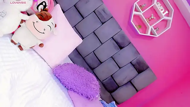 Nauthy girl online show from 19, 3, 2026