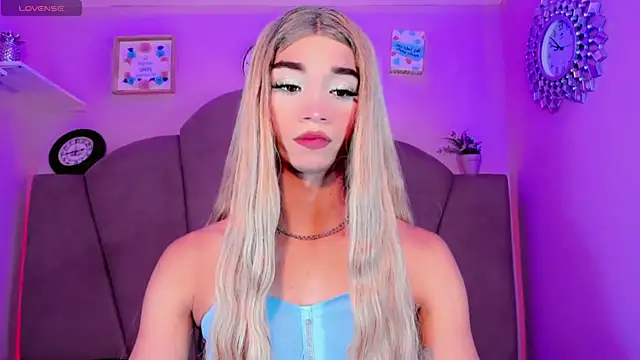 Nauthy girl online show from 9, 10, 2025