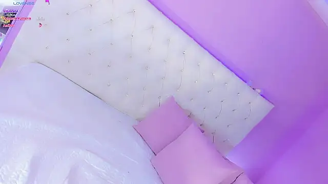 Snapshot of Nauthy_girl chatting on 15, 5, 2026 Nauthy girl online show from 15, 5, 2026