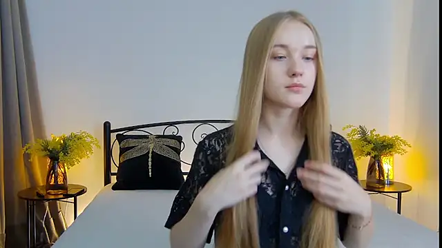 KumiKruz online show from 9, 9, 2025