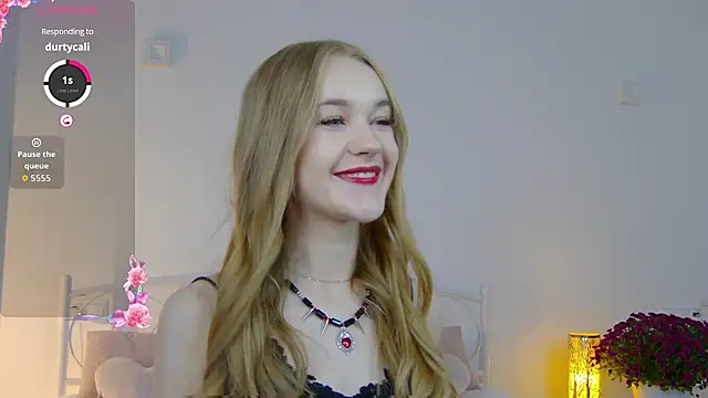 KumiKruz online show from 30, 10, 2025