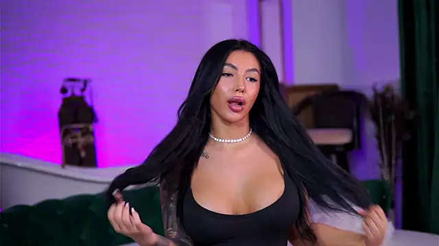 AishaaDevoe online show from 20, 11, 2025