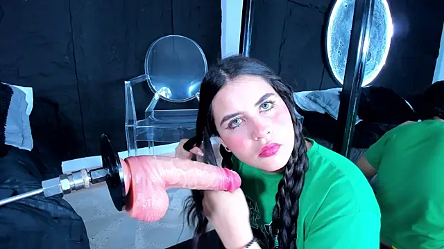 LizzyOlsen online show from 20, 12, 2025