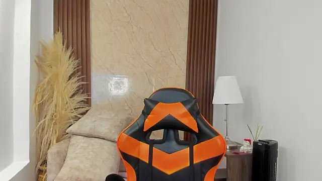 Thais kim online show from 18, 4, 2026