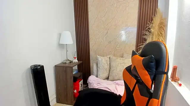 Thais kim online show from 4, 3, 2026