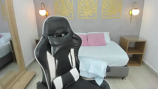 coral15  online show from 3, 10, 2025