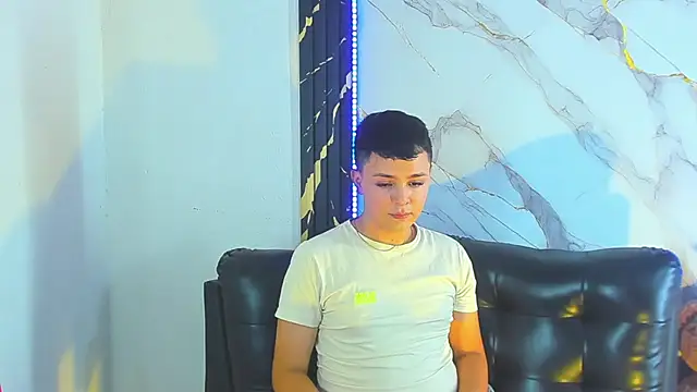 christopher Hot online show from 7, 5, 2026