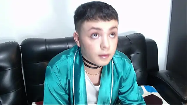 Snapshot of christopher_Hot chatting on 10, 9, 2025 christopher Hot online show from 10, 9, 2025