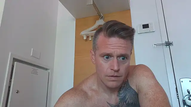 Snapshot of DILFiGuess11 chatting on 9, 7, 2026 DILFiGuess11 online show from 9, 7, 2026