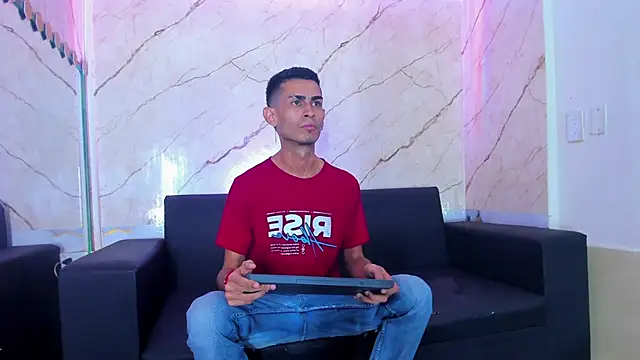 Golldens Dreamss online show from 4, 12, 2025