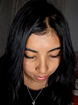 DianeSuns  online show from 4, 12, 2025