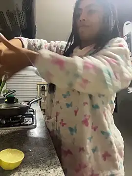 DianeSuns  online show from 8, 4, 2026