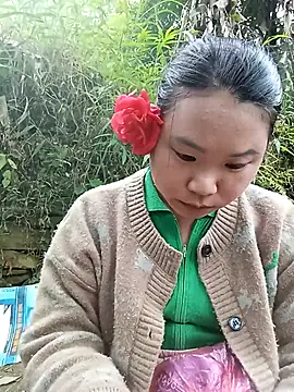 may-squirl online show from 31, 10, 2025