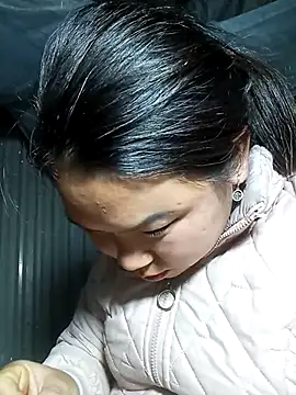 may-squirl online show from 20, 11, 2025