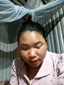 may-squirl online show from 18, 10, 2025